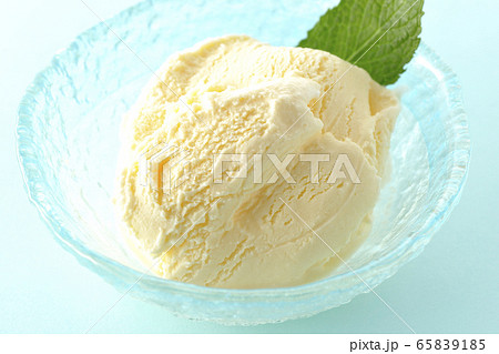 バニラアイス 65839185