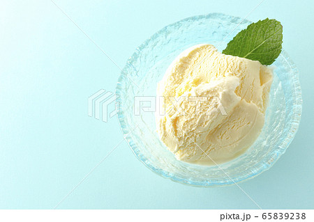 バニラアイス 65839238