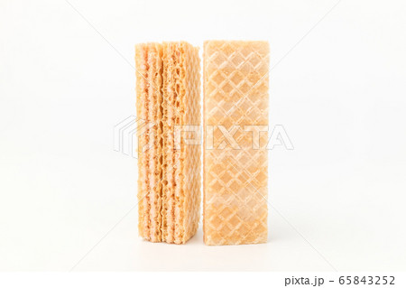 ウエハ お菓子 イチゴ 65843252