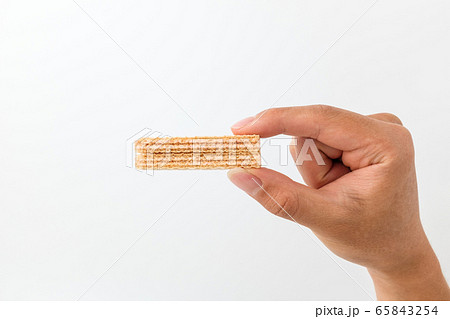 ウエハ お菓子 イチゴ 65843254
