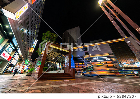 日本の横浜都市景観　緊急事態宣言 きょう全面解除を表明＝5月25日、横浜駅西口 65847507