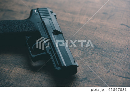 ハンドガン 65847881