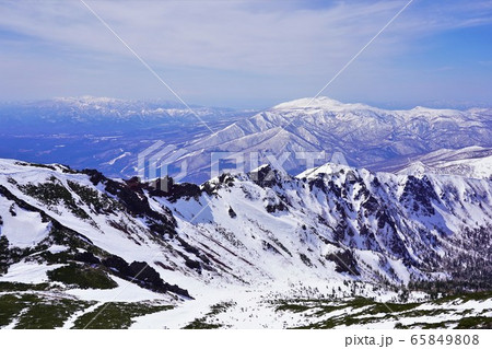 岩手山からの秋田駒ヶ岳と和賀岳 65849808