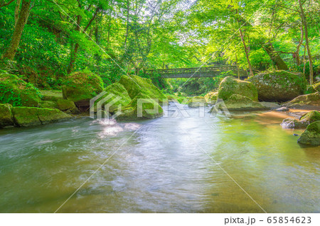 王滝渓谷 渓流 新緑 スローシャッター 愛知県の写真素材