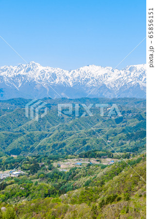 春の虫倉山登山・登山道からの眺め（不動滝コース・柏鉢城コース） 65856151
