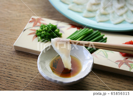 河豚刺し　刺身 65856315