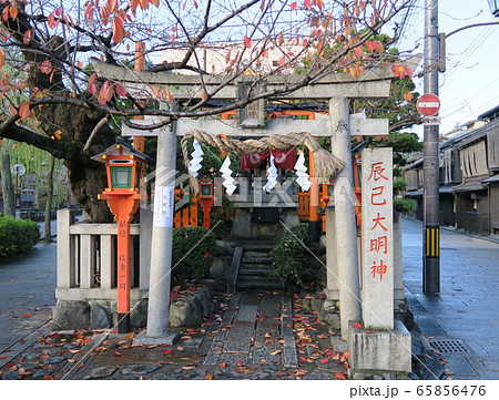 祇園白川　巽橋　秋風景 65856476