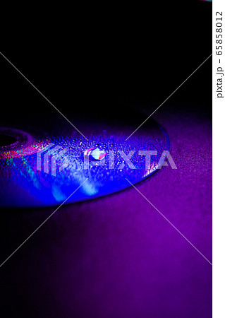 【写真】水滴とCD 65858012