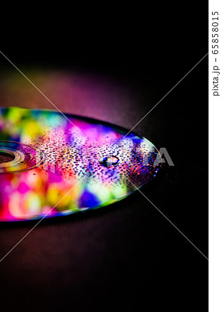 【写真】水滴とCD 65858015