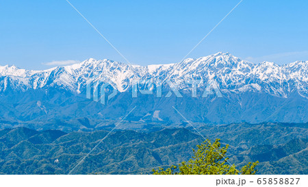虫倉山山頂の風景(5月)・爺ヶ岳と鹿島槍ヶ岳を望む 虫倉山山頂の風景(5月)・爺ヶ岳と鹿島槍ヶ岳を望む 65858827