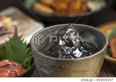 焼酎 オン・ザ・ロック 居酒屋 65859347