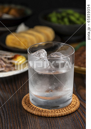 焼酎 オン・ザ・ロック 居酒屋 焼酎 オン・ザ・ロック 居酒屋 65859354
