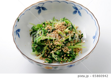 ゴマと豆苗のお浸し ゴマと豆苗のお浸し 65860942