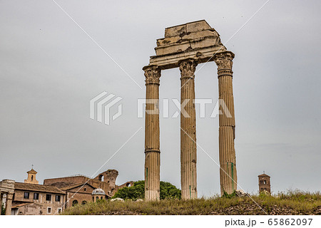 世界遺産 フォロ・ロマーノ カストルとポルックス神殿 ローマ 世界遺産 フォロ・ロマーノ カストルとポルックス神殿 ローマ 65862097