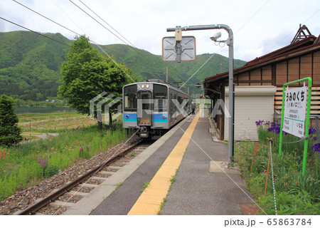大糸線の5月　海ノ口駅 65863784