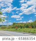 青い空 夏 路上 65866354