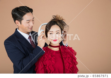 Portrait of female and male in retro fashion and vintage concept 468 Portrait of female and male in retro fashion and vintage concept 468 65867971