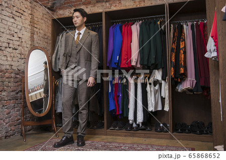 Portrait of female and male in retro fashion and vintage concept 036 Portrait of female and male in retro fashion and vintage concept 036 65868652