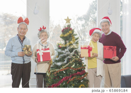 Happy senior life concept. Healthy activities in daily life of senior couple 052 65869184