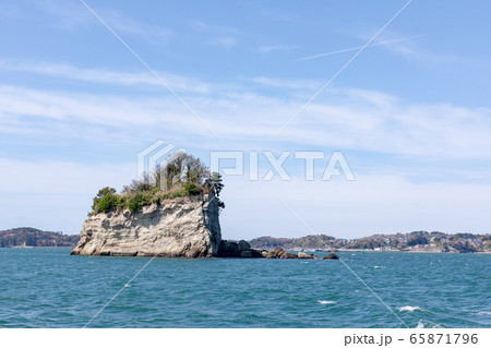 宮城県　松島湾周遊観光船から眺める松島の風景 65871796