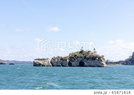宮城県 松島湾周遊観光船から眺める松島の風景 宮城県 松島湾周遊観光船から眺める松島の風景 65871818