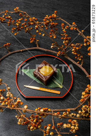 栗ようかん youkan is sweet jelly from japanese beans 栗ようかん youkan is sweet jelly from japanese beans 65873229