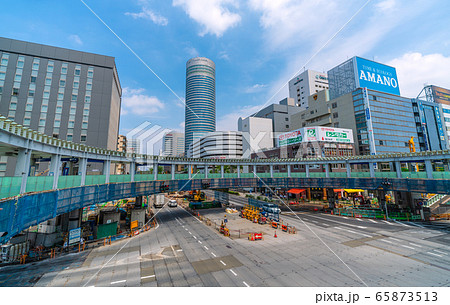 日本の横浜都市景観 新横浜駅周辺工事などを望む 地下鉄 新駅 をつくっています の写真素材