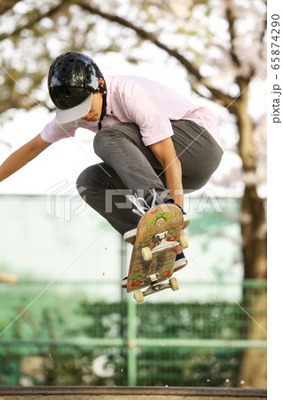 スケートボード スケートボード 65874290