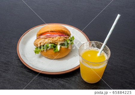 チキンバーガー　Typical delicious Fried chicken burger 65884225