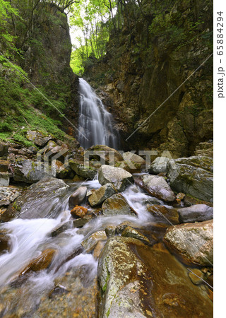 乗政大滝（岐阜県下呂市乗政）の写真素材 [65884294] - PIXTA