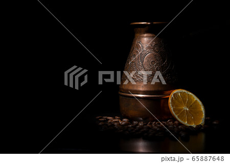 Vessel for coffee and coffee beans Vessel for coffee and coffee beans 65887648