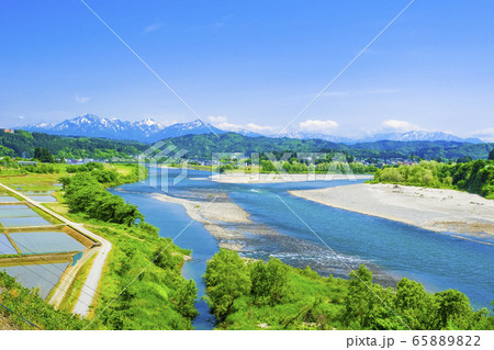 越後三山と川の合流 越後三山と川の合流 65889822