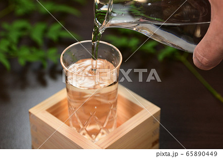 夏の冷酒　日本酒 65890449