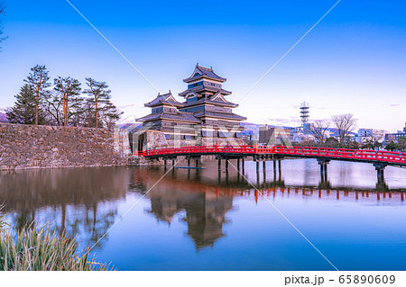 夕焼けの松本城 スローシャッター 【長野県】 夕焼けの松本城 スローシャッター 【長野県】 65890609