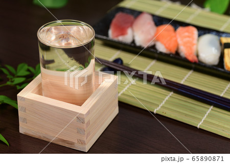 夏の冷酒 日本酒 夏の冷酒 日本酒 65890871