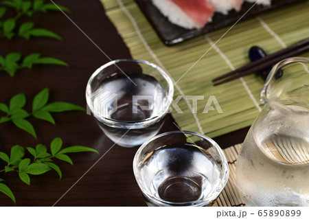 夏の冷酒 日本酒 夏の冷酒 日本酒 65890899