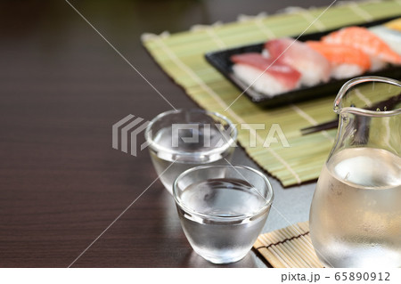 夏の冷酒　日本酒 65890912