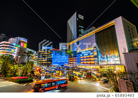日本の横浜都市景観　緊急事態宣言 きょう全面解除を表明＝5月25日、横浜駅西口 65893465