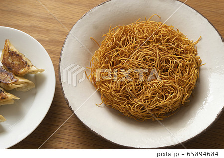 あんかけをかける前の揚げ麺 あんかけをかける前の揚げ麺 65894684