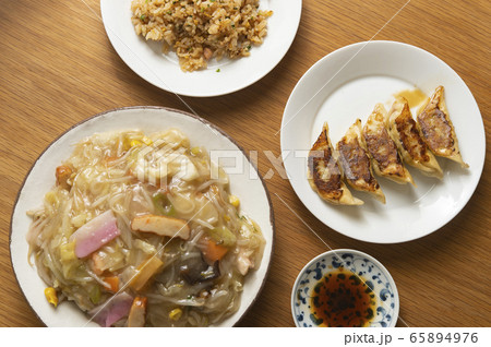 炒飯、餃子、餡かけ硬やきそば 65894976
