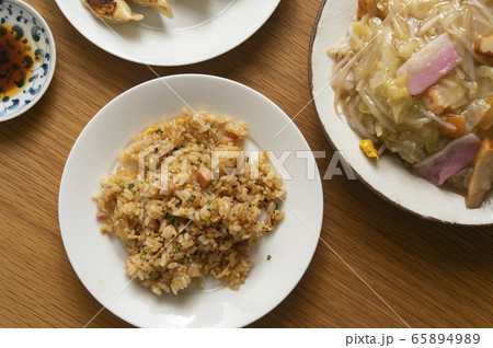 炒飯、餃子、餡かけ硬やきそば 65894989