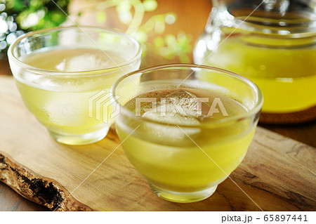 冷たいお茶(緑茶) 冷たいお茶(緑茶) 65897441