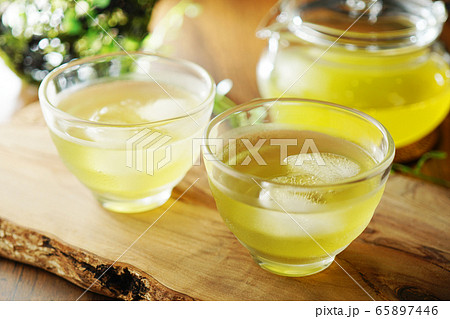 冷たいお茶(緑茶) 冷たいお茶(緑茶) 65897446