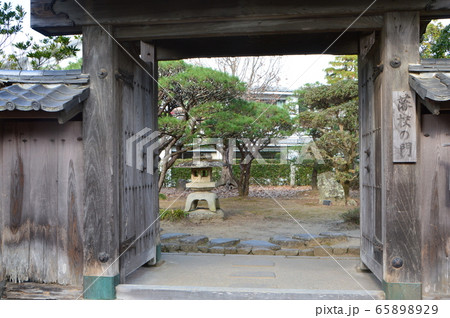 杵築藩 藩校「学習館」の藩主御用門（北台武家屋敷群･杵築城 城下／大分県杵築市杵築） 65898929