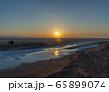 Sunrise over the salt lake of El Jerid. 65899074