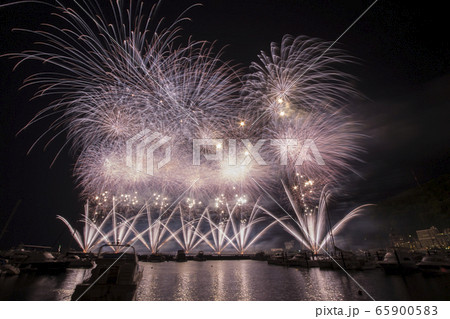 熱海海上花火大会 フィナーレ 大空中ナイアガラ 熱海海上花火大会 フィナーレ 大空中ナイアガラ 65900583