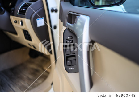 ドアスイッチ 65900748