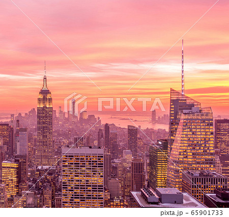 View of New York Manhattan during sunset hours 65901733