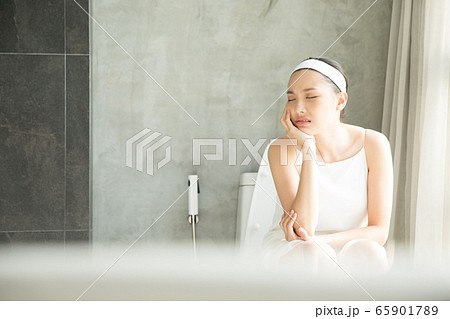 女性 トイレ 女性 トイレ 65901789