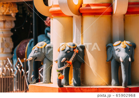 Mapusa, Goa, India. Elephant Statue Near The Shree Ganesh Mandir, Ganeshpuri Temple. Famous Landmark And Popular Destination 65902968